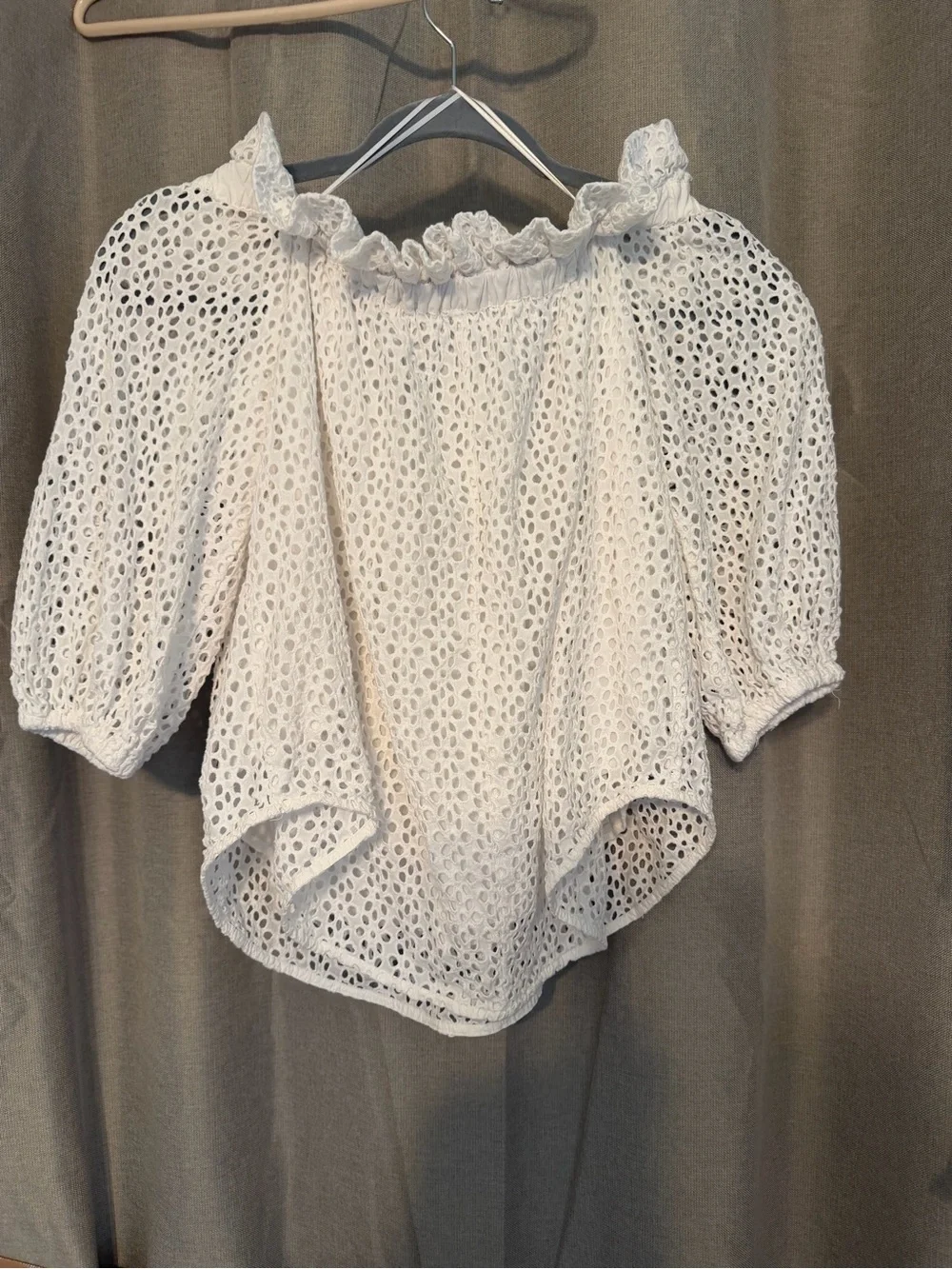 Astr lightweight white